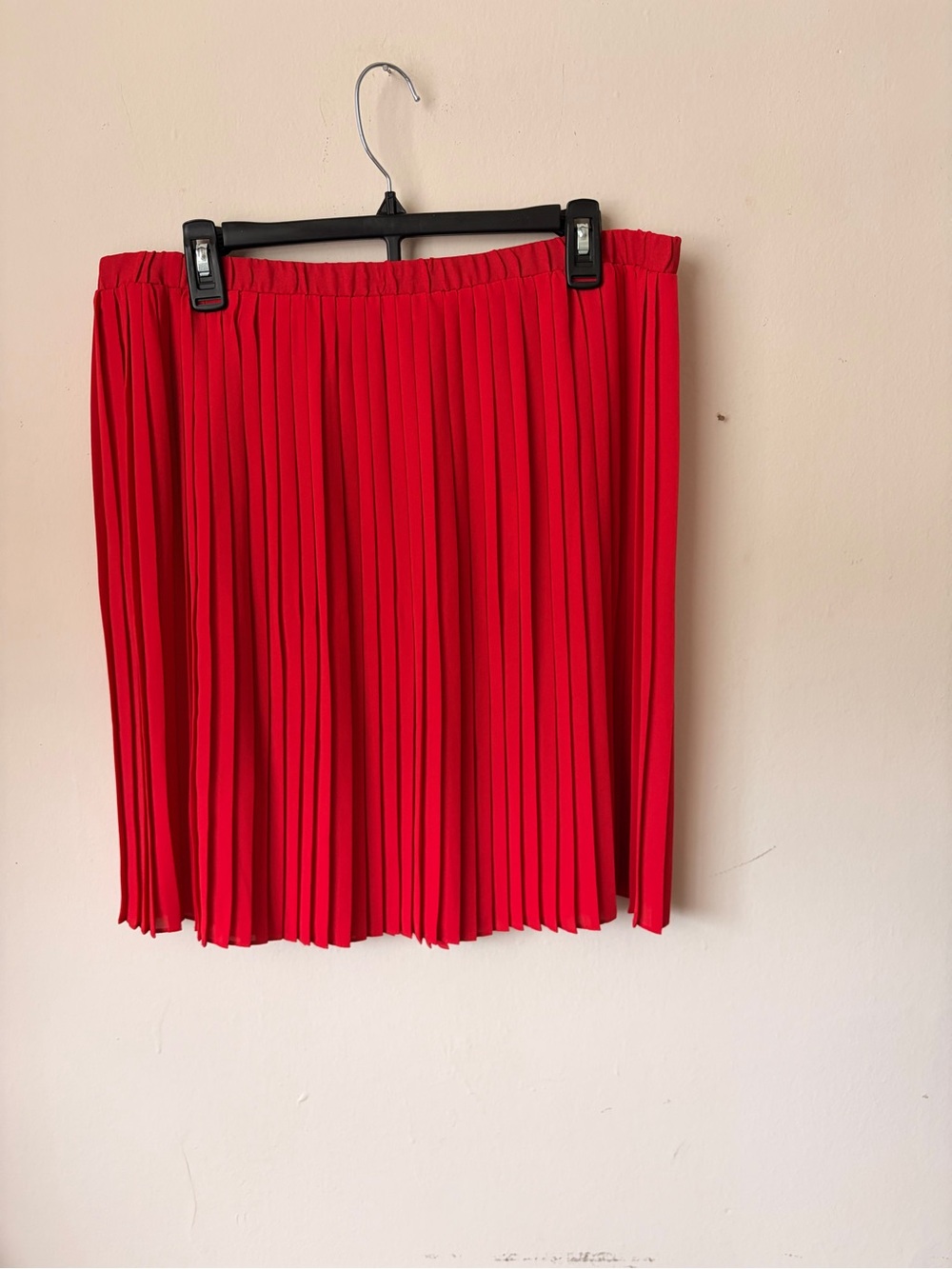Max Studio Red Pleated Skirt - Picture 2 of 2